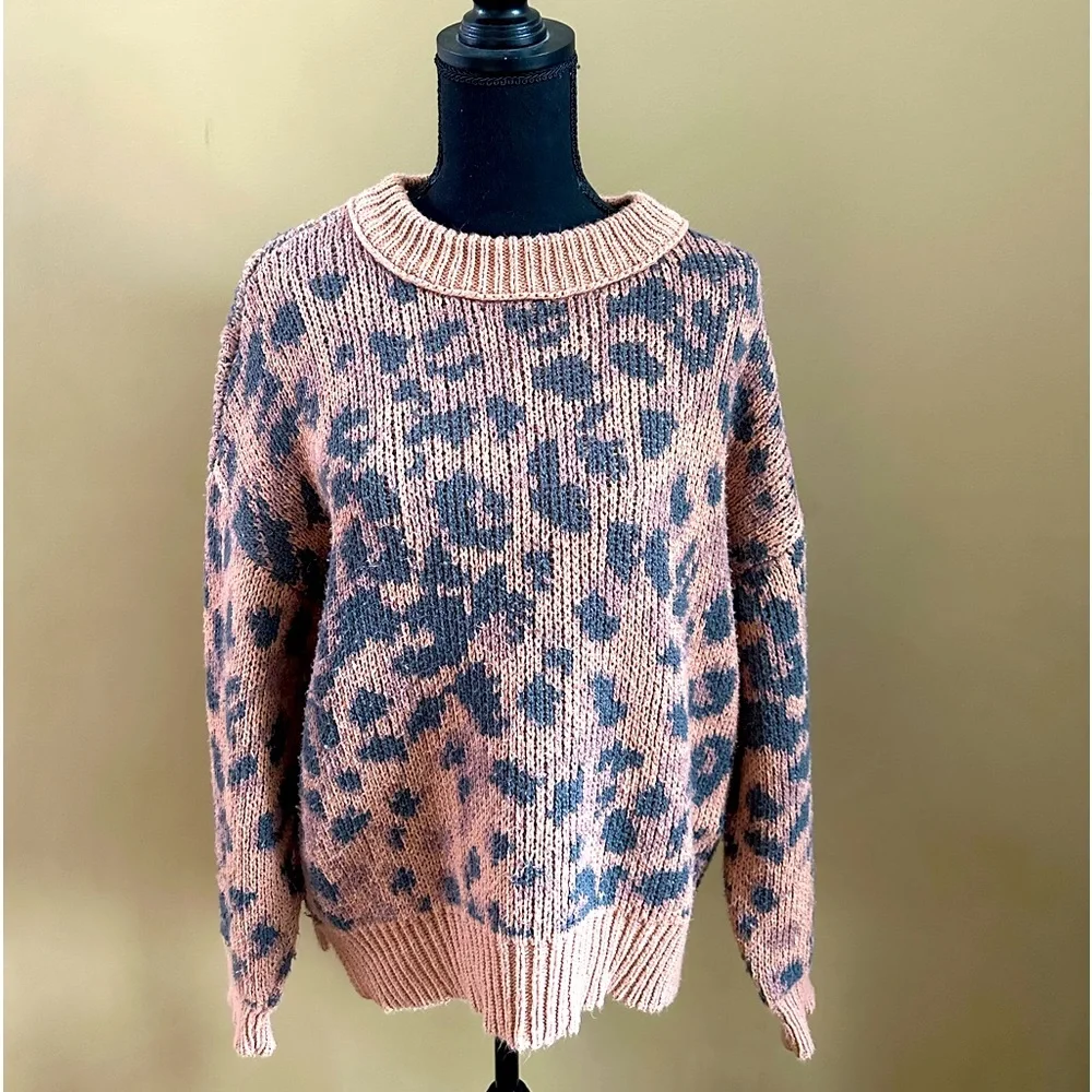 American Eagle Aerie Women’s crew neck leopard print sweater - Picture 1 of 6